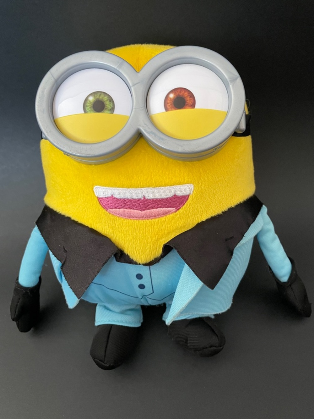 ILLUMINATION MINIONS Rise of Gru Disco Bob Fun Kids Plush Toy Prom Tuxedo